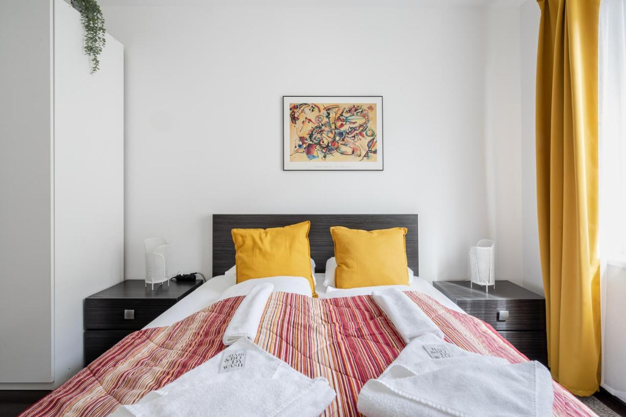 City Center Corvin Suite Apartment Budapest Exteriör bild