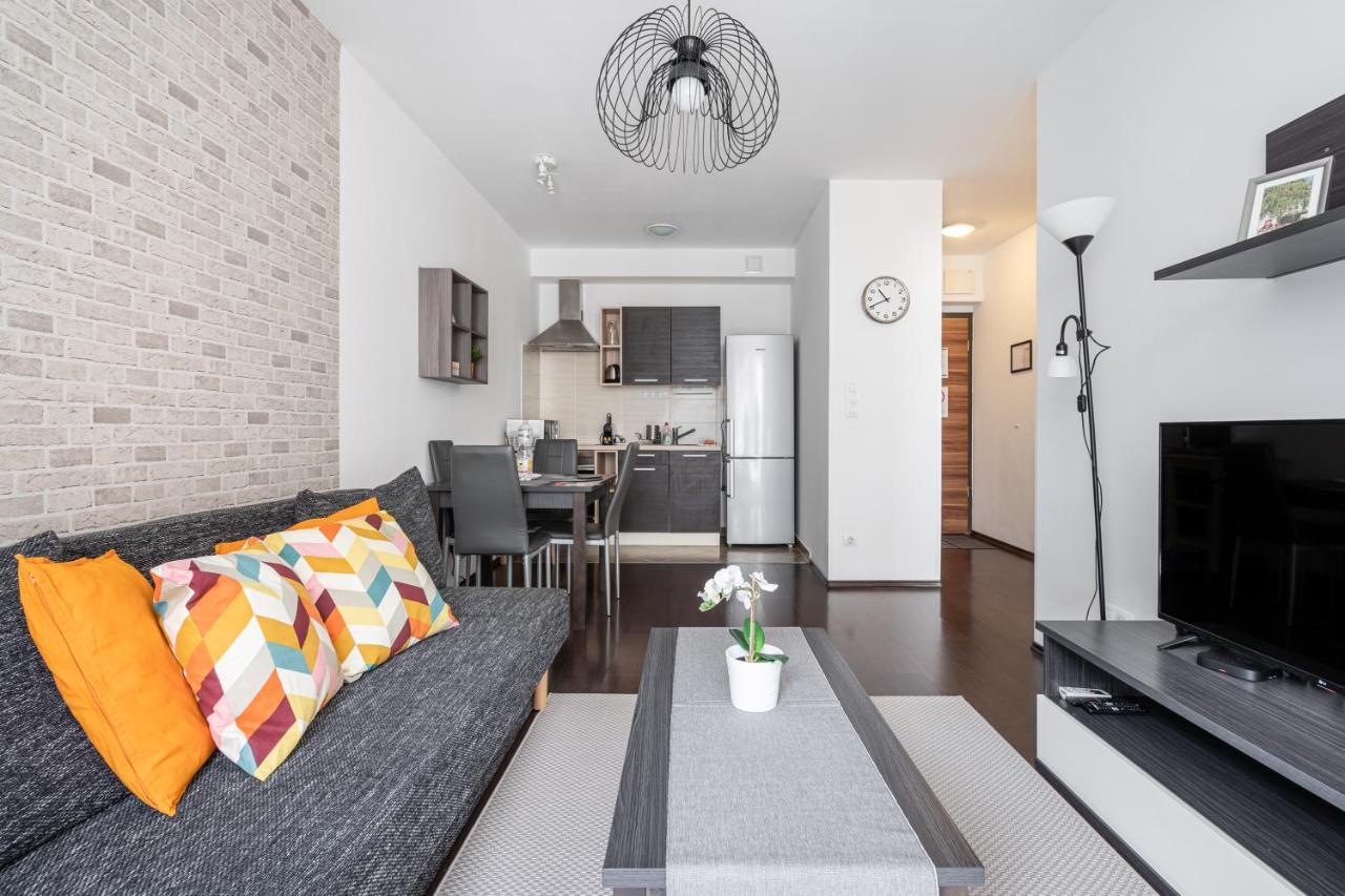 City Center Corvin Suite Apartment Budapest Exteriör bild