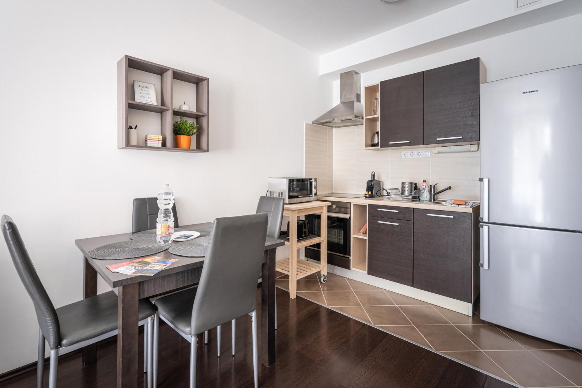 City Center Corvin Suite Apartment Budapest Exteriör bild